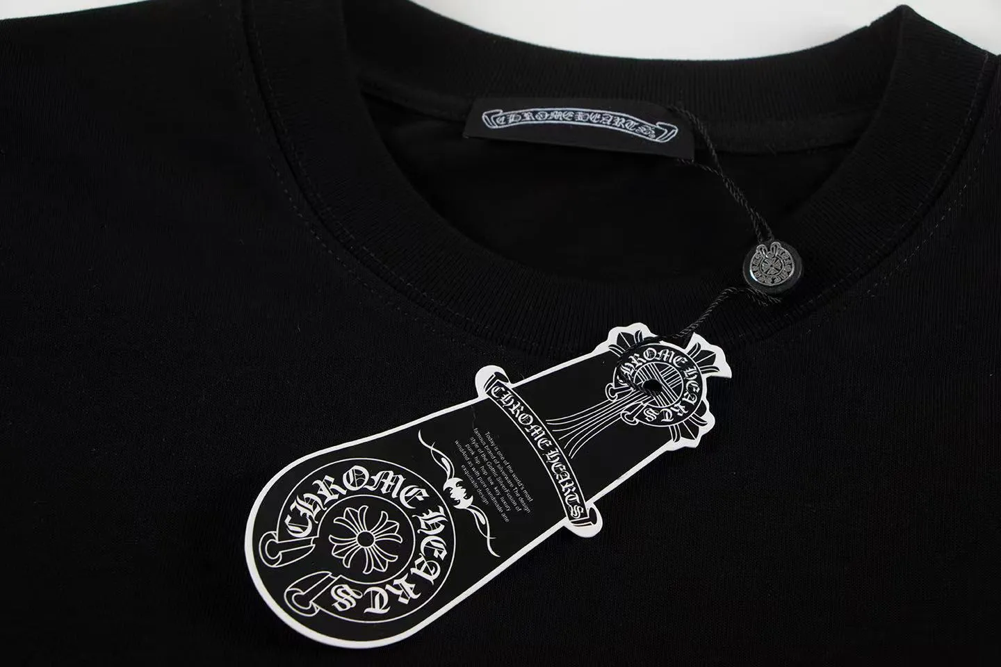 🅿️150 Style: 2025 new Croix Heart short-sleeved T-shirt Material: High version 300g double yarn combed cotton Size: S～XL Color: Black Style number: Z009
